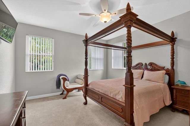 6039 Walnut Hill Drive, Lake Worth, FL 33467