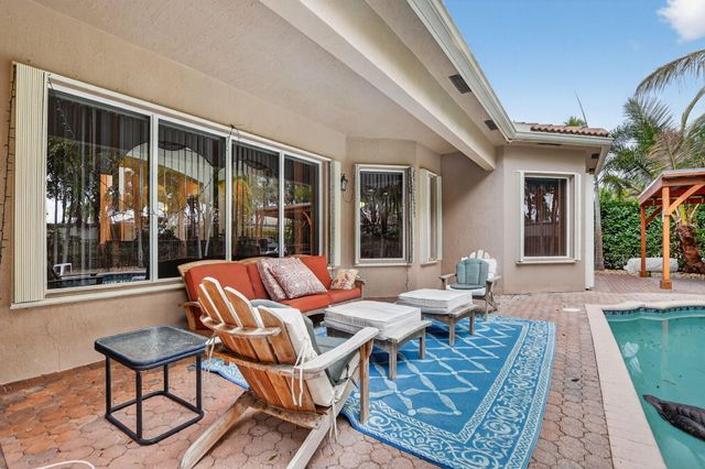 6039 Walnut Hill Drive, Lake Worth, FL 33467