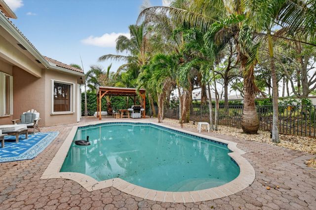 6039 Walnut Hill Drive, Lake Worth, FL 33467