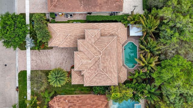 6039 Walnut Hill Drive, Lake Worth, FL 33467