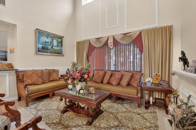 6039 Walnut Hill Drive, Lake Worth, FL 33467