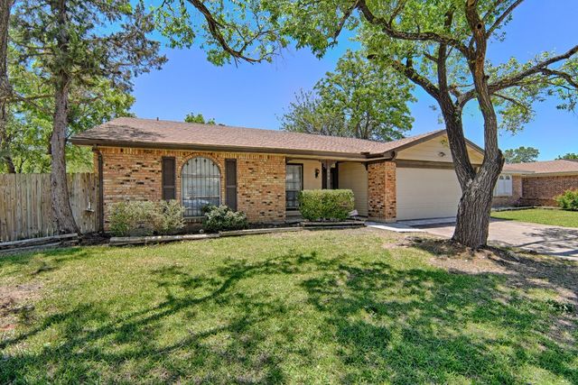 1808 Overbrook Drive, Arlington, TX 76014
