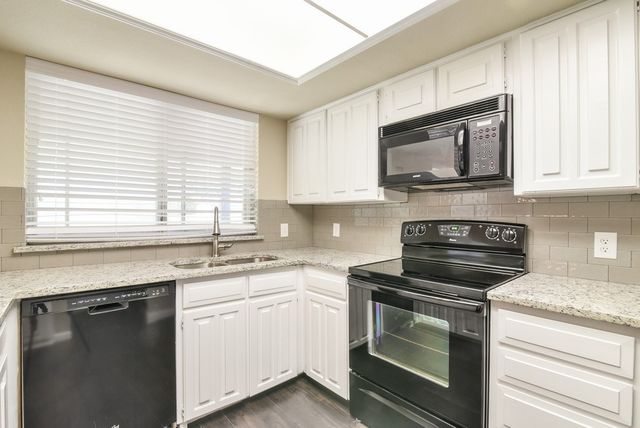 1808 Overbrook Drive, Arlington, TX 76014