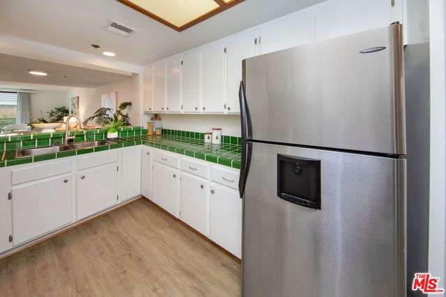 2960 Neilson Way 304, Santa Monica, CA 90405