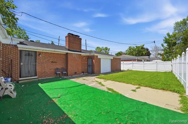 8271 Arnold Street, Dearborn Heights, MI 48127
