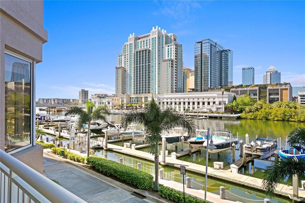 371 CHANNELSIDE WALK WAY 17, Tampa, FL 33602