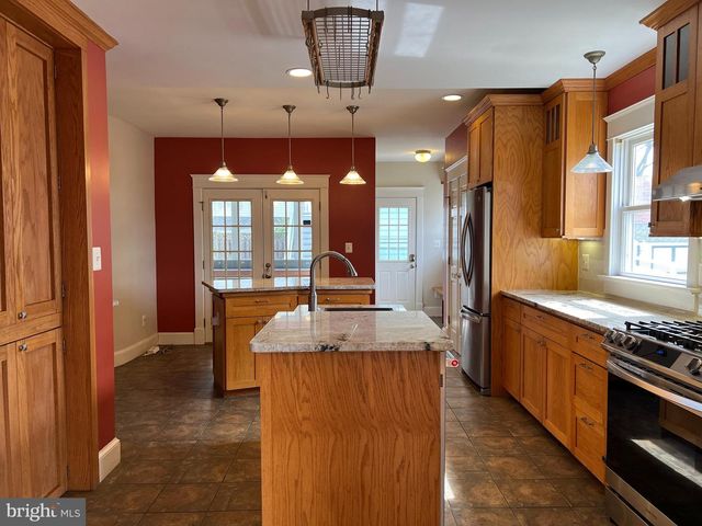 2237 N WAKEFIELD ST, Arlington, VA 22207