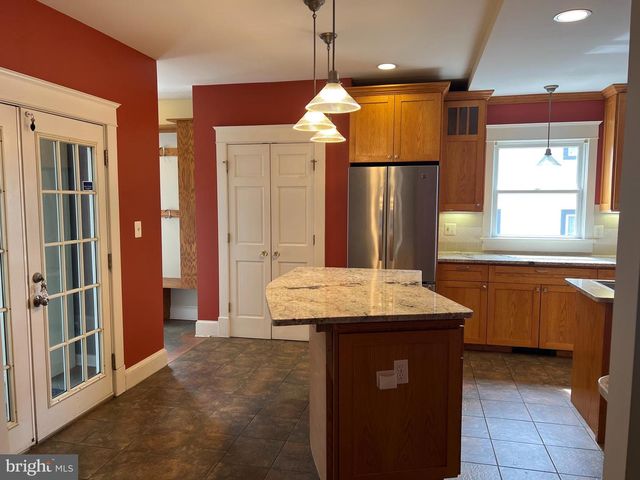 2237 N WAKEFIELD ST, Arlington, VA 22207