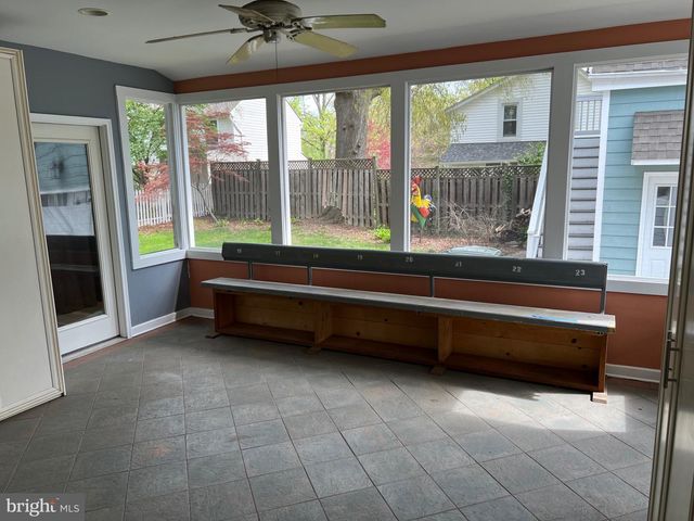 2237 N WAKEFIELD ST, Arlington, VA 22207