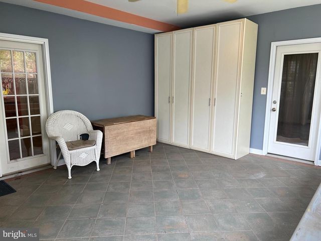 2237 N WAKEFIELD ST, Arlington, VA 22207