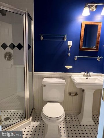 2237 N WAKEFIELD ST, Arlington, VA 22207