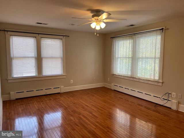 2237 N WAKEFIELD ST, Arlington, VA 22207