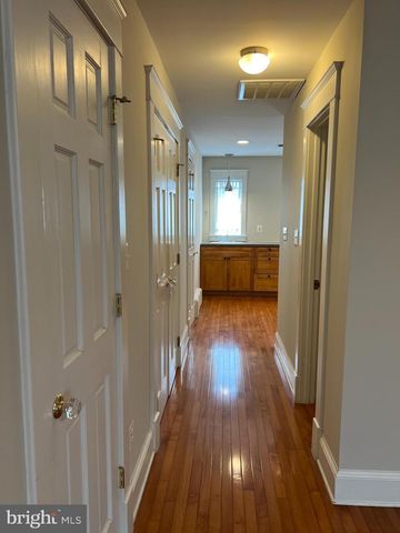 2237 N WAKEFIELD ST, Arlington, VA 22207