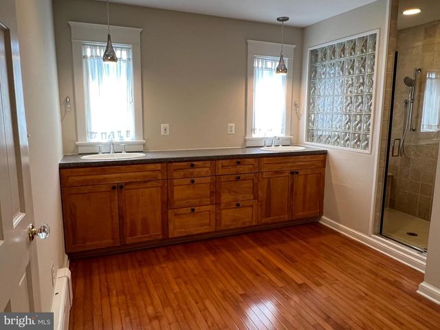 2237 N WAKEFIELD ST, Arlington, VA 22207