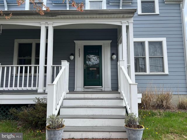 2237 N WAKEFIELD ST, Arlington, VA 22207