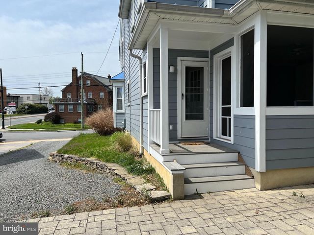 2237 N WAKEFIELD ST, Arlington, VA 22207