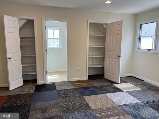 2237 N WAKEFIELD ST, Arlington, VA 22207