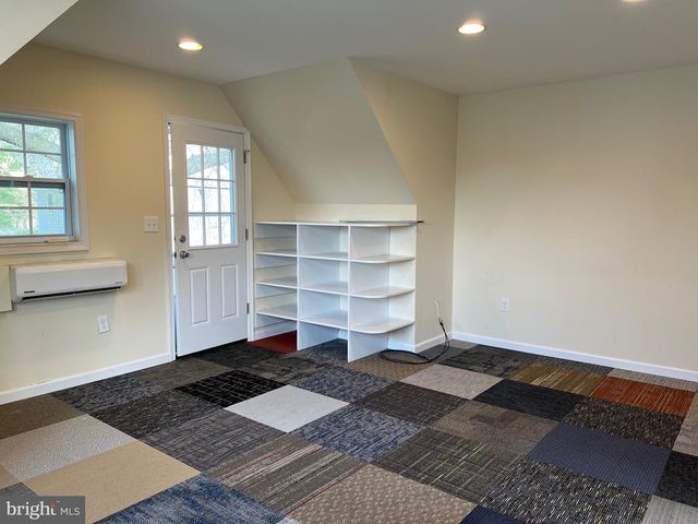 2237 N WAKEFIELD ST, Arlington, VA 22207