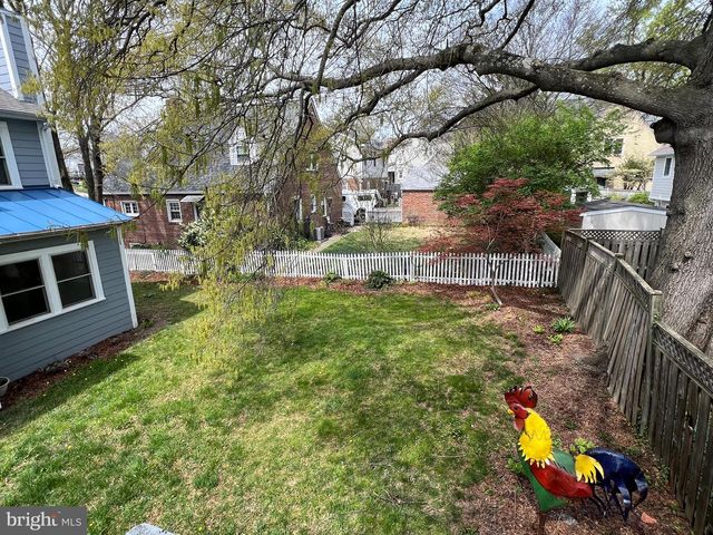 2237 N WAKEFIELD ST, Arlington, VA 22207