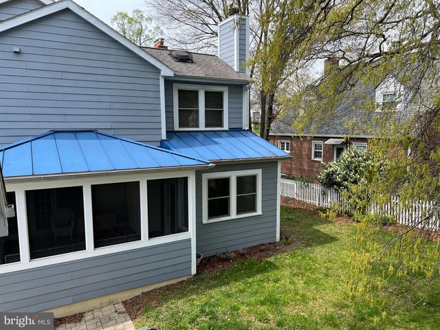 2237 N WAKEFIELD ST, Arlington, VA 22207