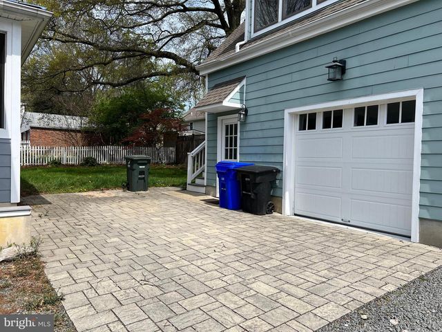 2237 N WAKEFIELD ST, Arlington, VA 22207