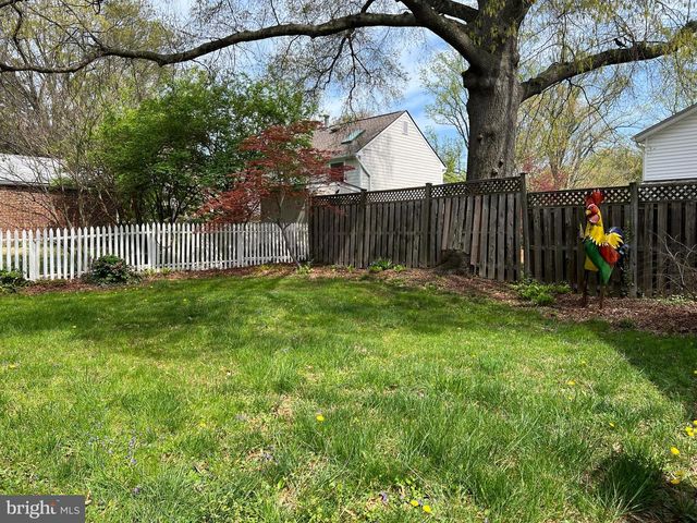 2237 N WAKEFIELD ST, Arlington, VA 22207