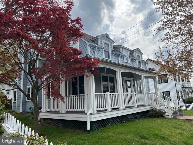 2237 N WAKEFIELD ST, Arlington, VA 22207