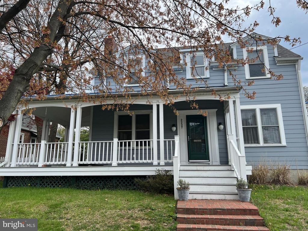 2237 N WAKEFIELD ST, Arlington, VA 22207