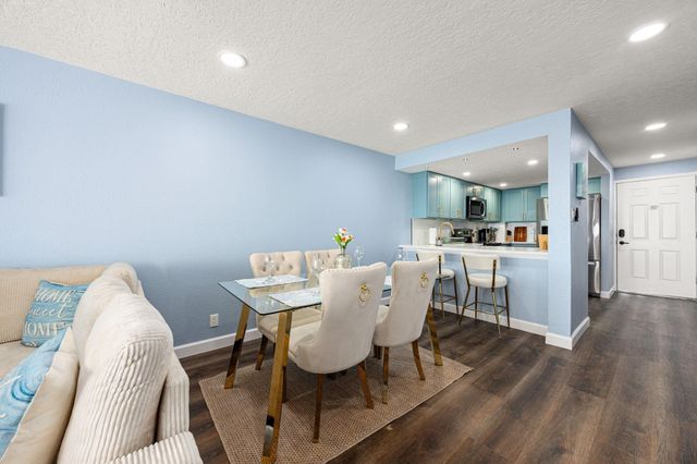 7310 Seawall Boulevard 702, Galveston, TX 77551