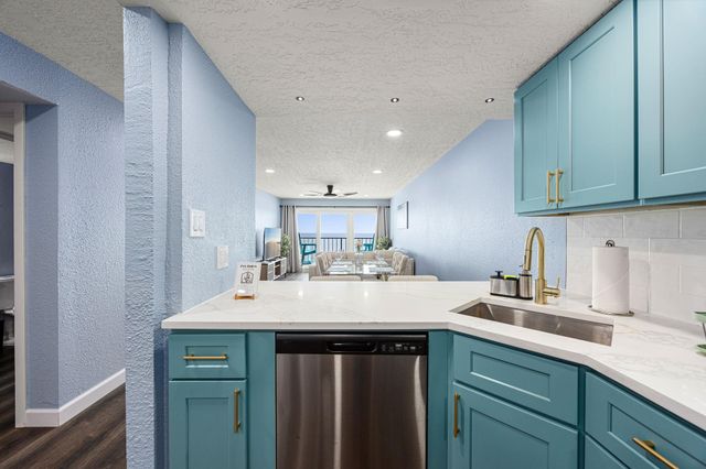 7310 Seawall Boulevard 702, Galveston, TX 77551