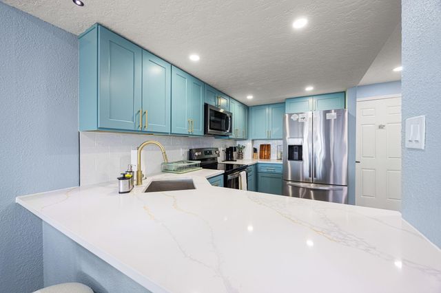 7310 Seawall Boulevard 702, Galveston, TX 77551