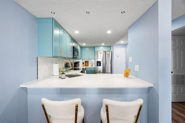 7310 Seawall Boulevard 702, Galveston, TX 77551