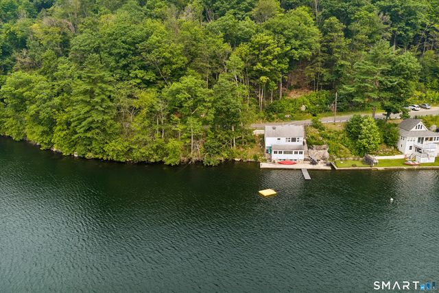 812 West Wakefield Boulevard, Winchester, CT 06098