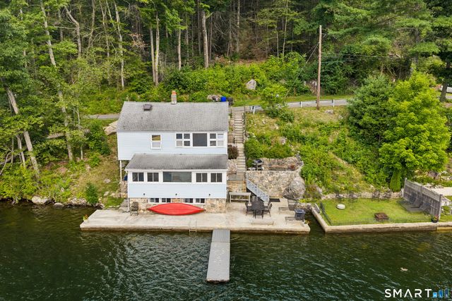 812 West Wakefield Boulevard, Winchester, CT 06098
