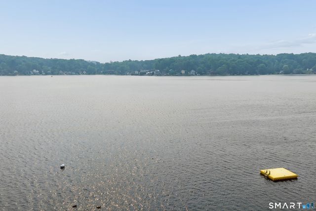 812 West Wakefield Boulevard, Winchester, CT 06098