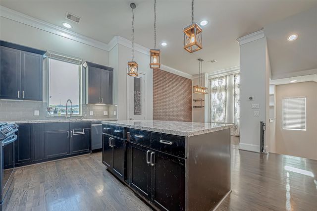 2227 Chenevert Street, Houston, TX 77003