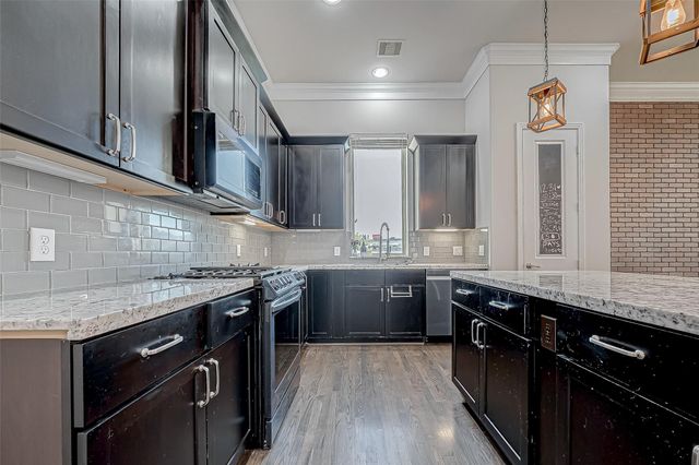2227 Chenevert Street, Houston, TX 77003