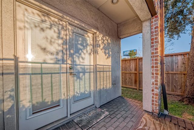 2227 Chenevert Street, Houston, TX 77003