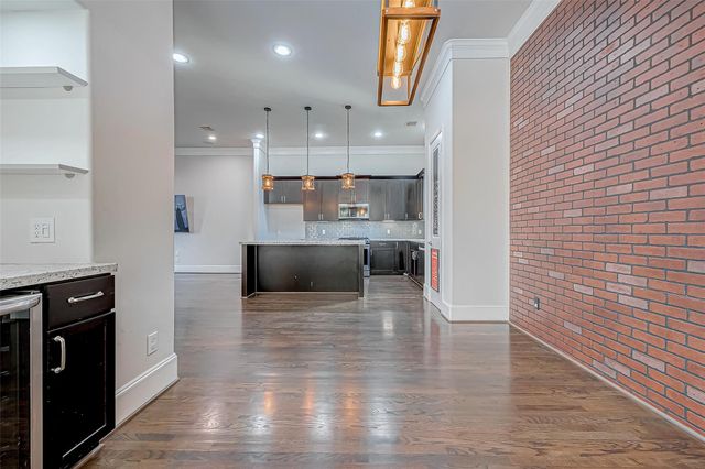 2227 Chenevert Street, Houston, TX 77003