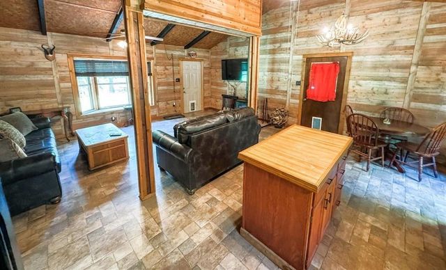 2040 Marion County Road 3509, Jefferson, TX 75657