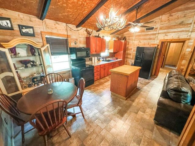 2040 Marion County Road 3509, Jefferson, TX 75657