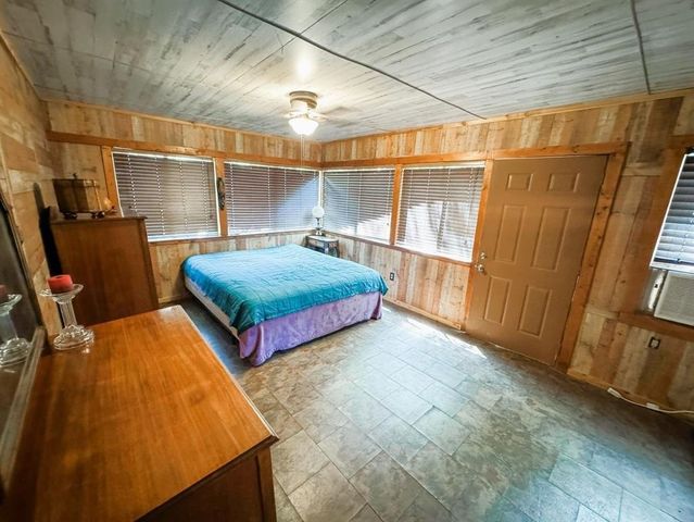 2040 Marion County Road 3509, Jefferson, TX 75657