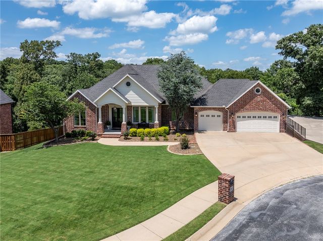 3140 Laurel Circle, Centerton, AR 72719