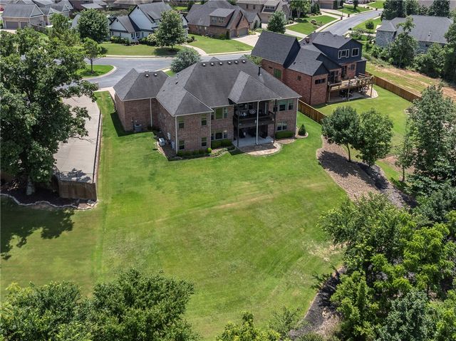 3140 Laurel Circle, Centerton, AR 72719