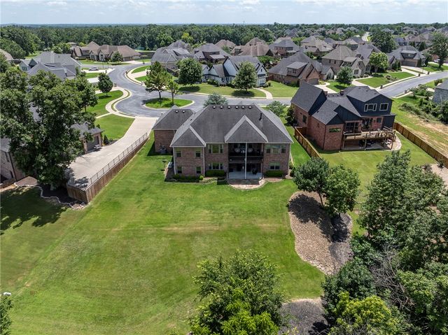 3140 Laurel Circle, Centerton, AR 72719