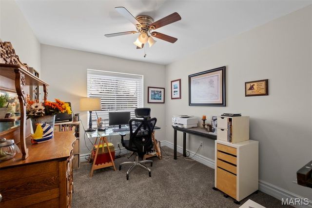 9842 Coventry Lane, St Louis, MO 63123