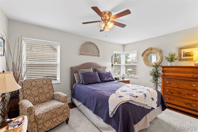 9842 Coventry Lane, St Louis, MO 63123