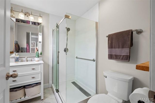 9842 Coventry Lane, St Louis, MO 63123