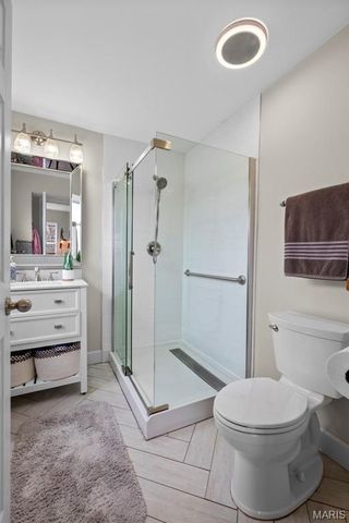 9842 Coventry Lane, St Louis, MO 63123