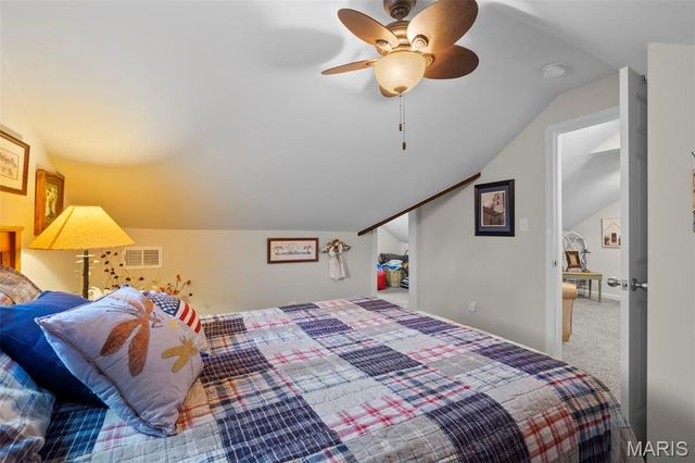 9842 Coventry Lane, St Louis, MO 63123